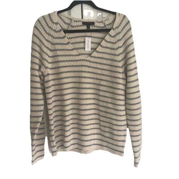 Banana Republic Sweaters - Banana Republic Ivory and Blue Knit Top
